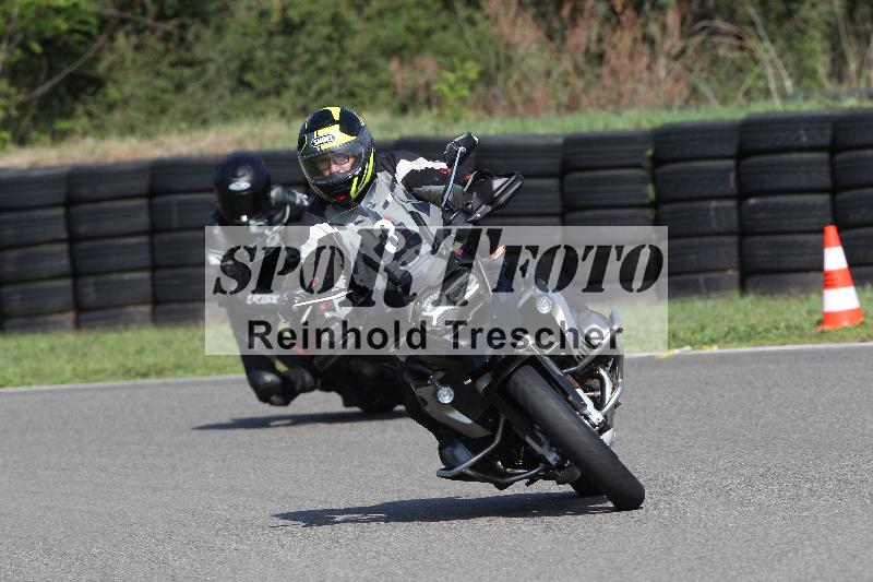 Archiv-2022/57 29.08.2022 Plüss Moto Sport ADR/Einsteiger/3